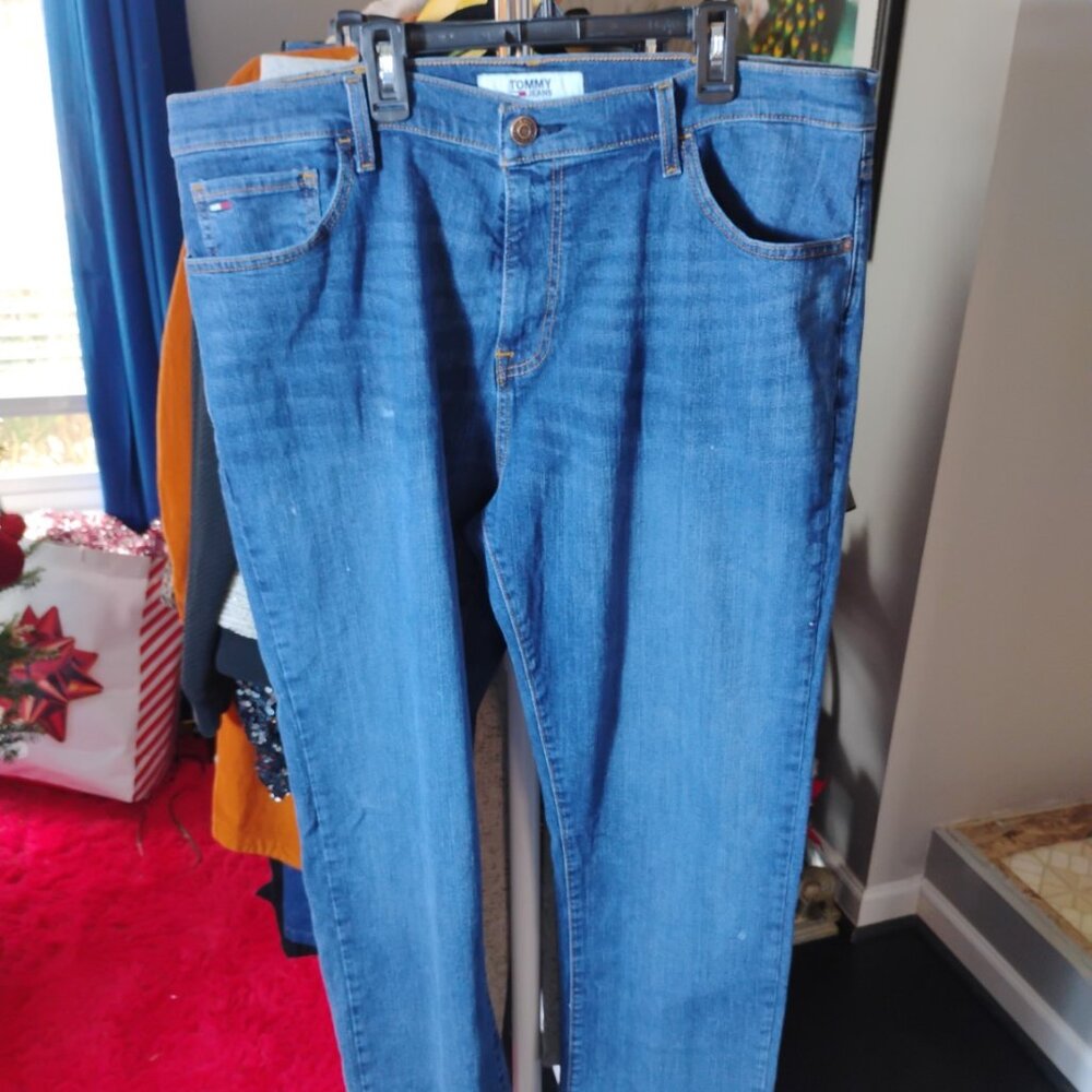 Tommy Jeans Men’s Relaxed Fit Jeans – Size 38x32 – Classic Blue Denim